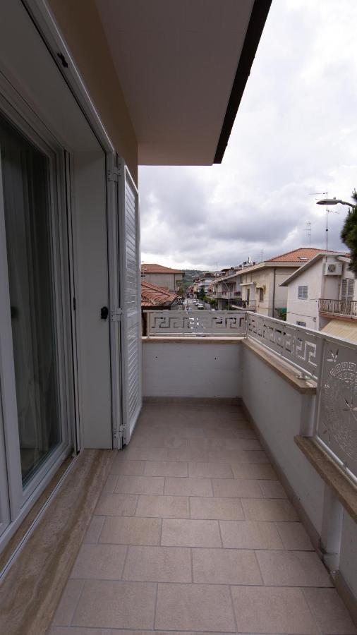 Aria Di Sale Bed & Breakfast Martinsicuro Bagian luar foto